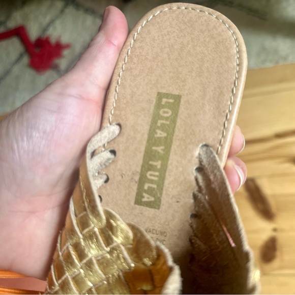 Gold Woven Women's Mules size 8.5 - Picture 4 of 4